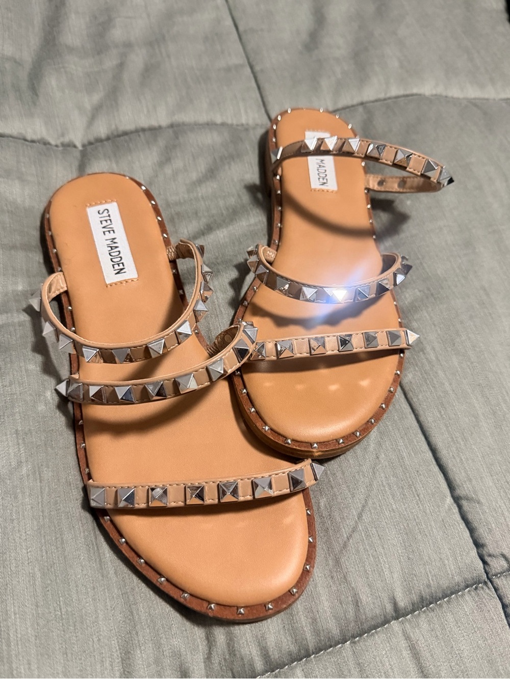 Steve Madden Nude/Tan Studded Triple-Strap Slide Sandals Size 7.5